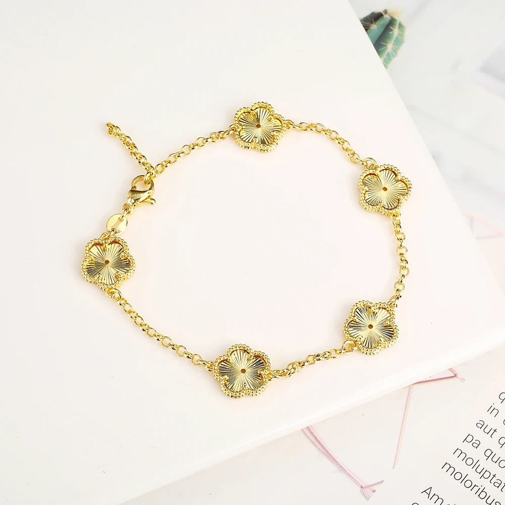 Fluted Clover Bracelet