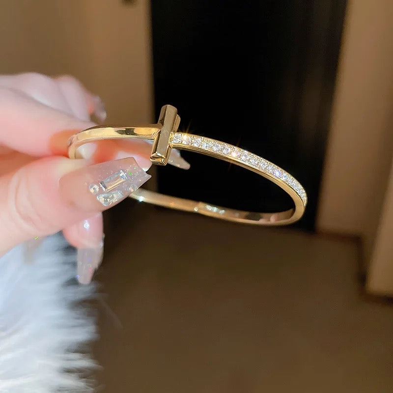 Timeless Bangle