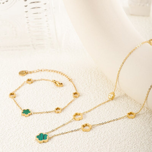 Clover Emerald Necklace